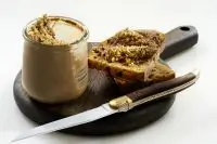 Паштет из куриной печени с морковью и орехами