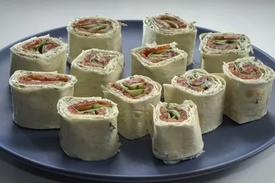 Рулетики из лаваша с красной рыбой