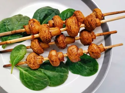 Шашлычки из шампиньонов в духовке