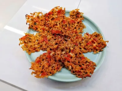 Чесночные сырные хрустящие кетоломтики