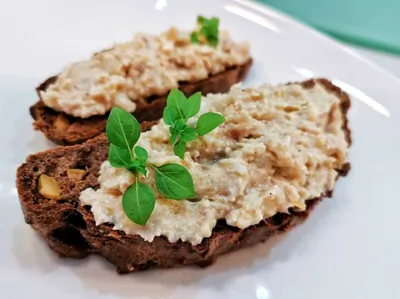 Риет из сельди с сыром и яйцом