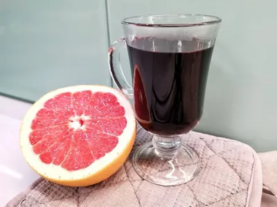 Глинтвейн с грейпфрутом и розовым перцем