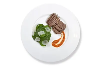 Конфит из бараньих сердец со шпинатом и топинамбуром