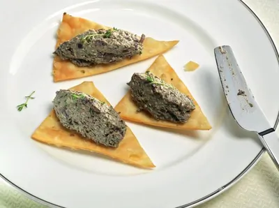 Паштет из бараньей печени с красным вином