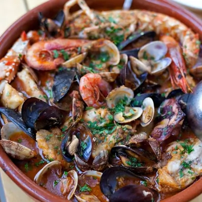 Сарсуэла из рыбы и морепродуктов