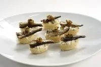Тарталетки со шпротами