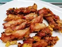 Закуска из бекона с сыром