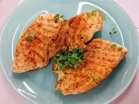 Грудка индейки, обжаренная на сковороде гриль