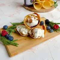 Вафельные рожки с начинкой