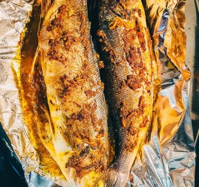 Сибас с чесноком, лимоном и оливковым маслом