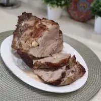 Буженина с чесноком