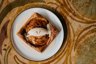 Яблочный тарт с золотом