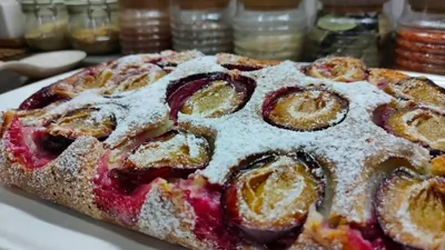 Простой сливовый пирог