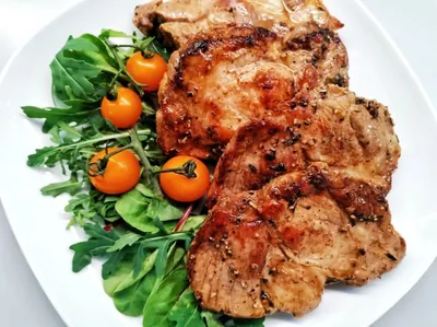 Стейк из свиной шеи по-французски