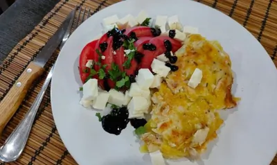 Картофельно-куриная запеканка на сковороде