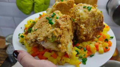 Капуста в панировке на подушке из овощей