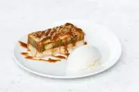 Яблочный пирог с мороженым