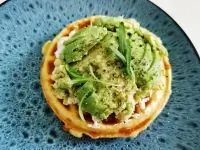 Вафля с авокадо