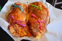 Рулет из свинины, запеченный с томатами и сладким перцем