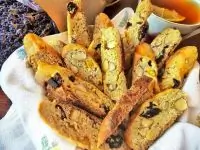 Кантуччи с миндалем и цукатами