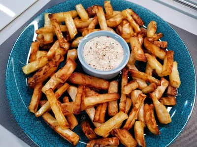 Кето-гарнир «Картофель фри с соусом дорблю»