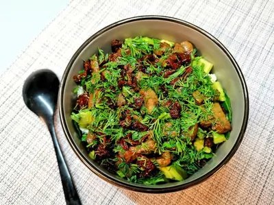 Кето-салат с телячьей печенью