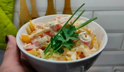 Салат из крабовых палочек с помидором