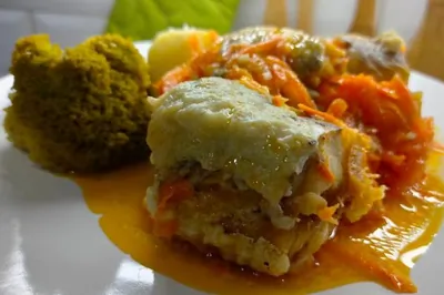 Минтай с морковью