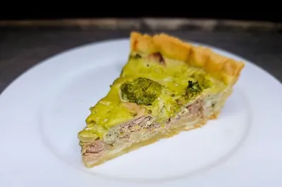 Киш с тунцом