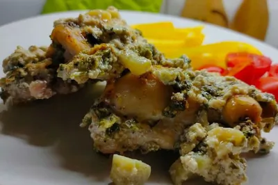 Курица в сливочно-чесночном соусе с зеленью (как шкмерули)