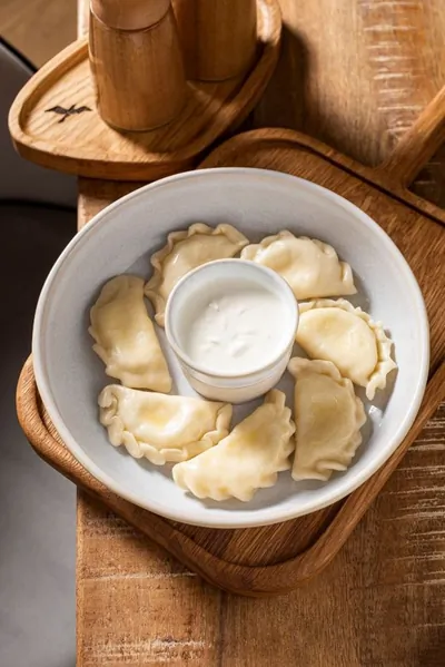 Вареники с сулугуни и сметаной