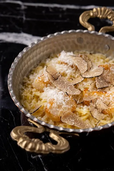 Орзо с гребешками и трюфелем