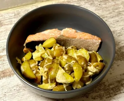 Семга запеченная с молодым картофелем