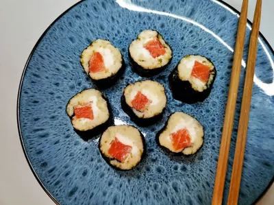 Кето-роллы с лососем