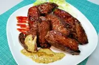 Медальоны из говядины с французским соусом