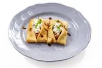 Блины со шпинатом и страчателлой