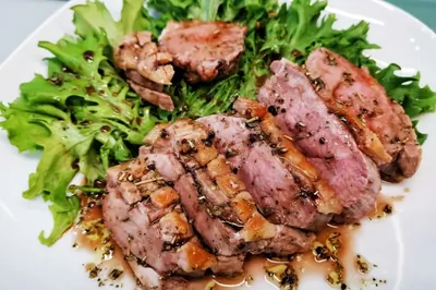 Утиная грудка с медовым соусом