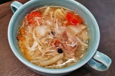 Мясной суп с квашеной капустой