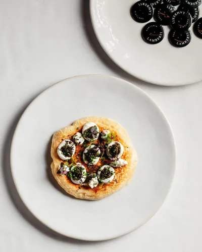 Панкейки с черной икрой