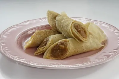 Постные блины со сладкой начинкой