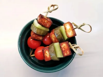 Канапе с жареным адыгейским сыром