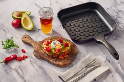 Авокадо-тост с яйцом пашот