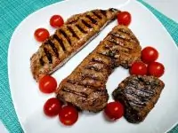 Нежный стейк из печени теленка