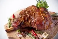 Жиго ягненка с альпийскими травами