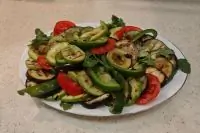 Овощи гриль в чесночном масле