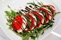 Салат капрезе