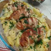 Куриное филе в беконе с чесноком