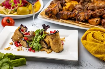 Рулетики из баклажанов с творогом