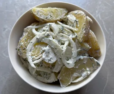 Салат с луком и картофелем