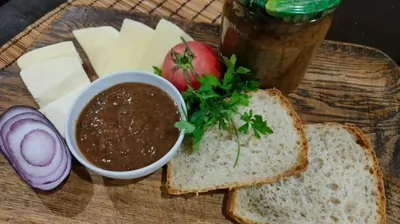 Сливовый соус с зеленью (как ткемали)